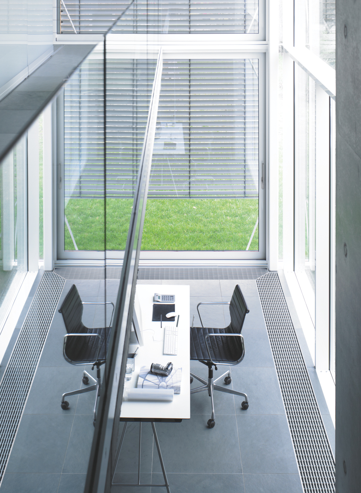 Zehnder_RAD_Terraline-HY_office Rendering Zehnder Terraline Decorative radiator Top view