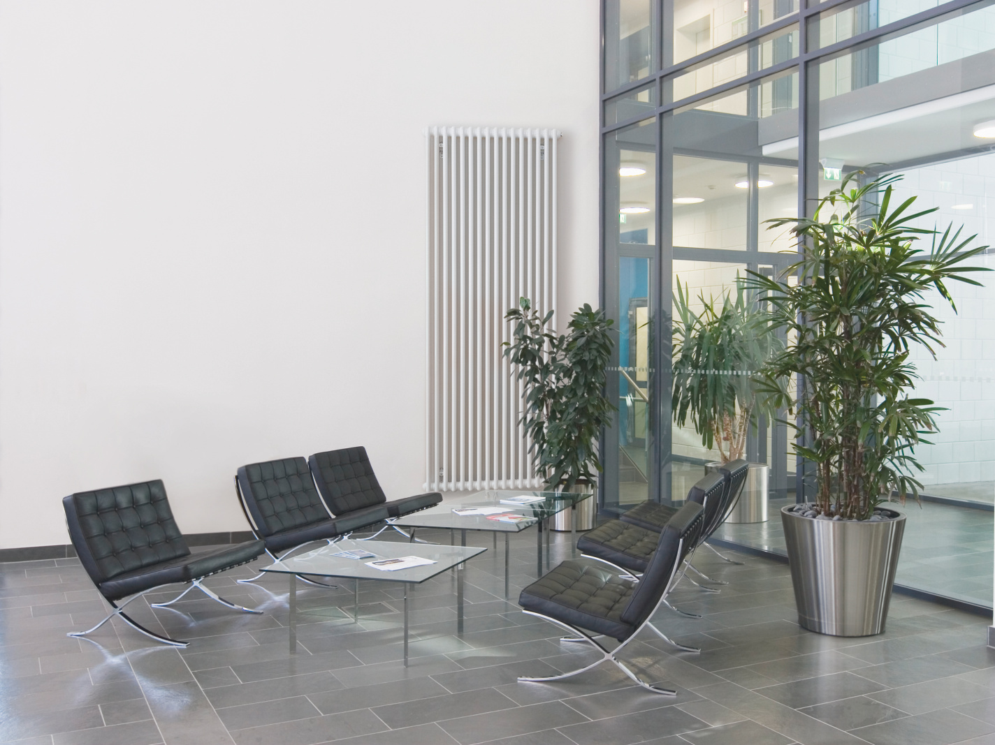 Rendering Zehnder Charleston Decorative radiator Front view