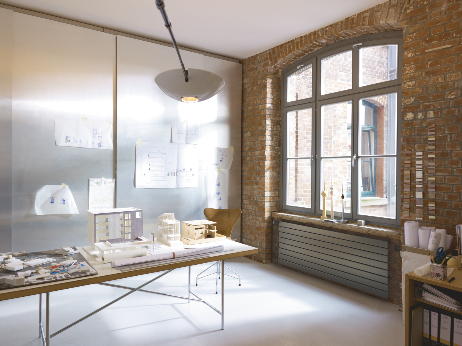 Rendering Zehnder Roda Decorative radiator Front view