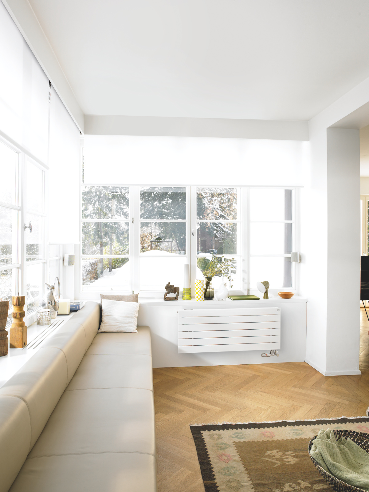 Zehnder_RAD_Nova-Neo-HY_VRX_livingroom Rendering Zehnder Nova Neo Decorative radiator Front view